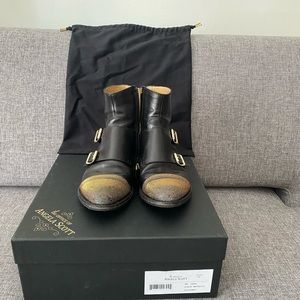 The office of Angela Scott Mr. Dean boot